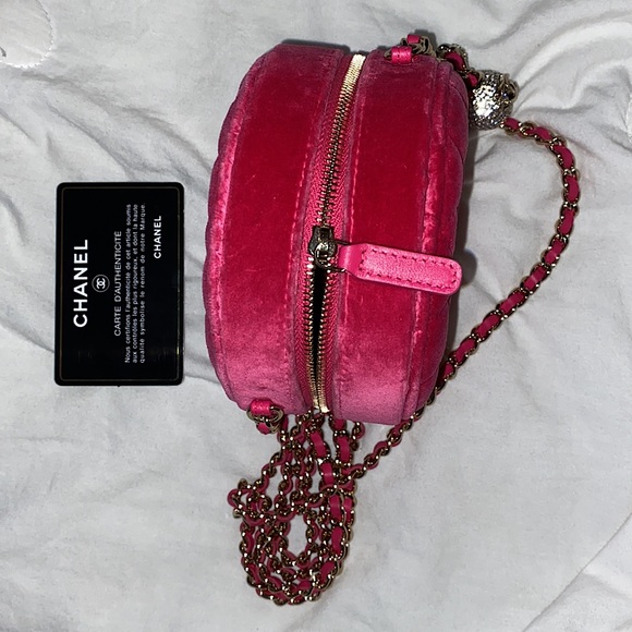 CHANEL Velvet Round Quilted Pearl Clutch with Pink Leather Adjustable Strap - Picture 5 of 8